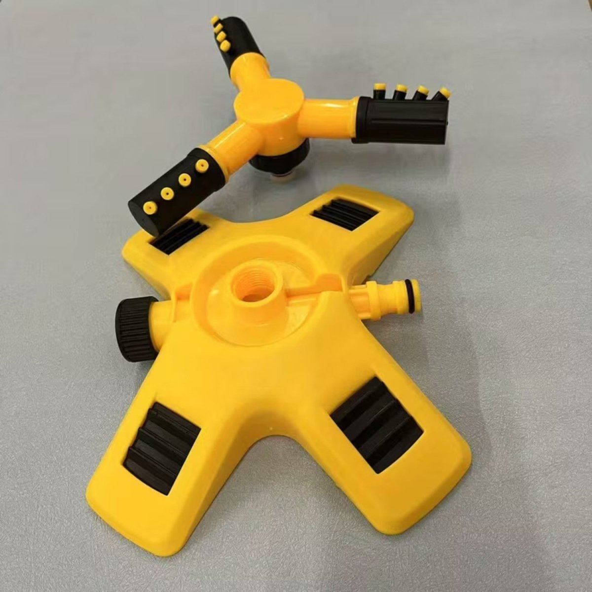 Triple Nozzle Lawn Water Sprinkler - Garden Sprayer - Wild Eye Vision